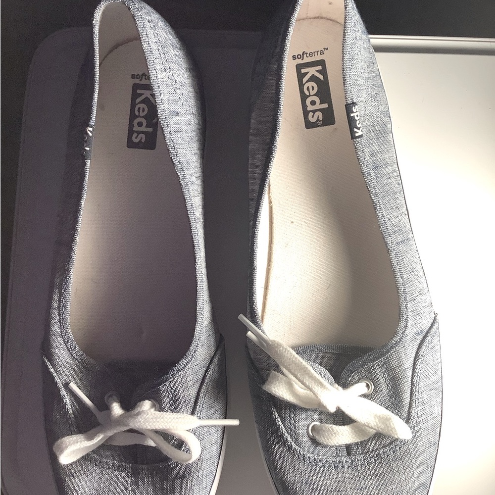 NEW women’s KEDS size 10 Teacup Chambray Sneaker